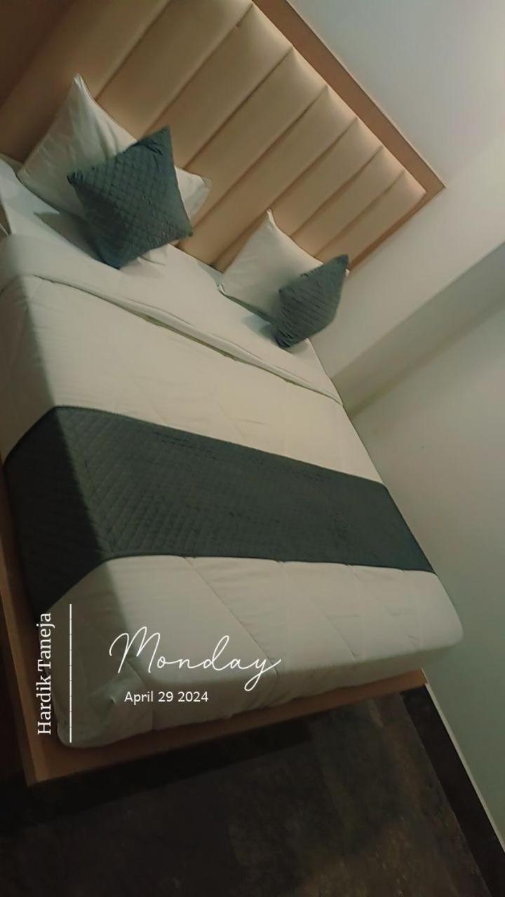 Hotel Whitehouse Ac Family Room Agra  Bagian luar foto