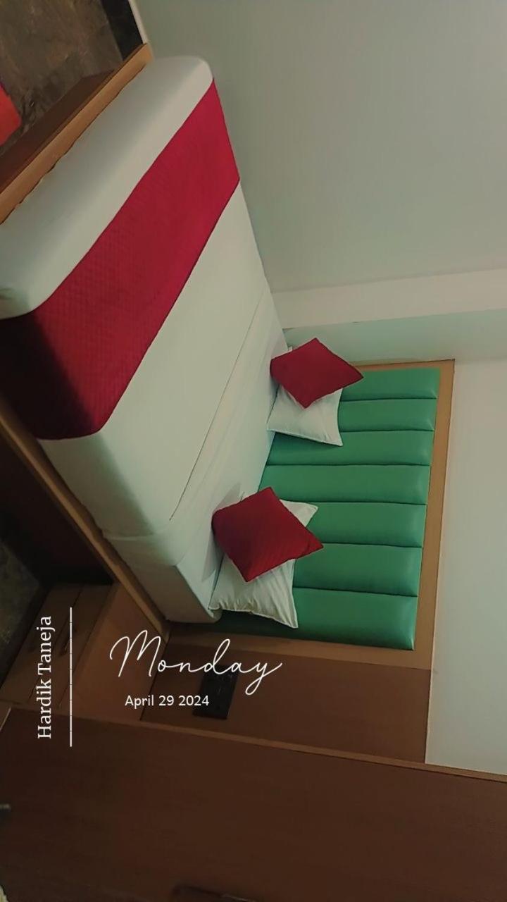 Hotel Whitehouse Ac Family Room Agra  Bagian luar foto